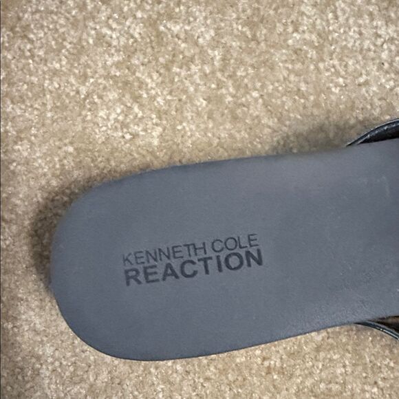 Kenneth Cole Reaction Metallic Embellished Sandals. So 9M - Picture 2 of 11